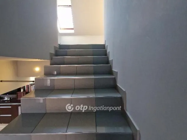 Eladó ház Cegléd 240 nm