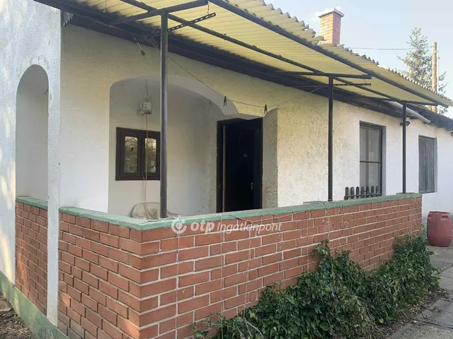 Eladó ház Csemő 46 nm