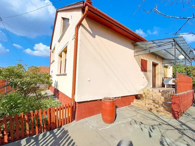 Eladó ház Tiszakécske 120 nm