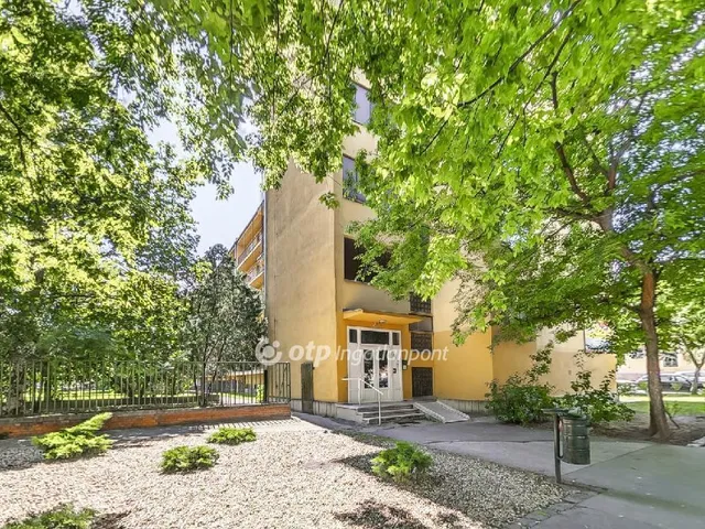 Eladó lakás Cegléd 55 nm