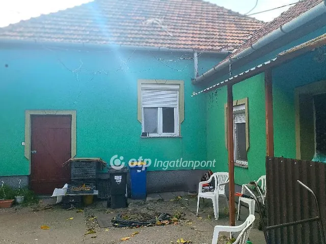 Eladó ház Törtel 120 nm
