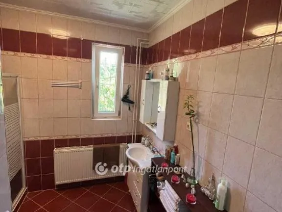 Eladó ház Újszász 173 nm