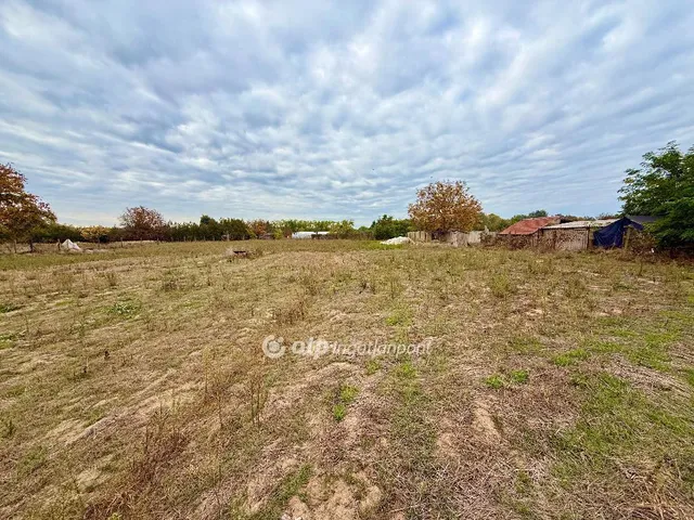 Eladó telek Cegléd 2723 nm