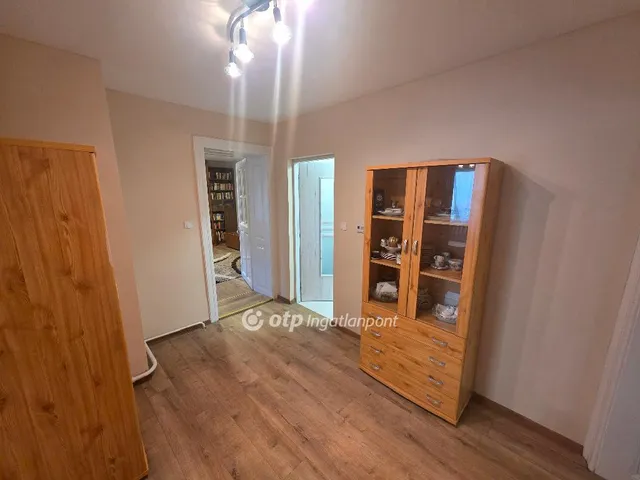 Eladó ház Üröm 100 nm