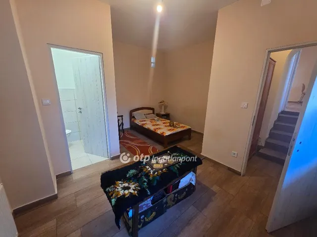 Eladó ház Üröm 100 nm