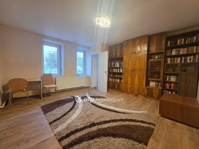 Eladó ház Üröm 100 nm