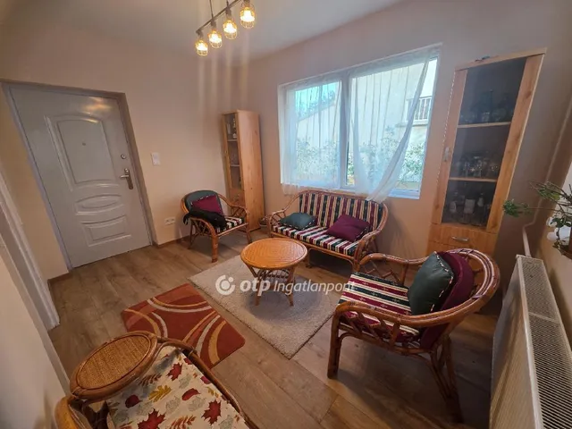 Eladó ház Üröm 100 nm