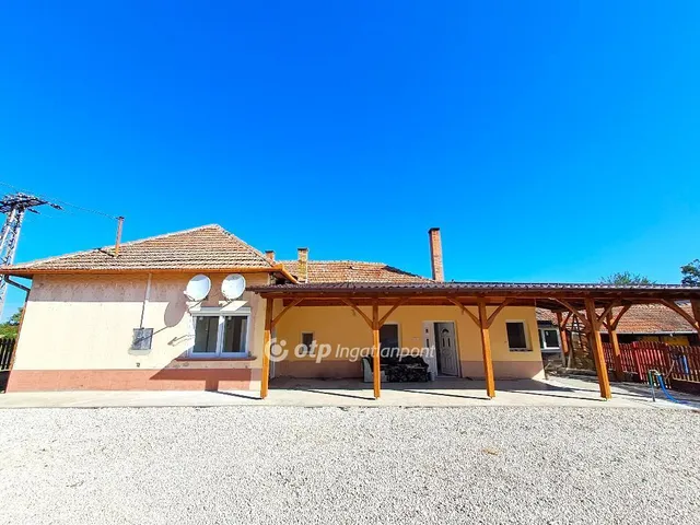 Eladó ház Tiszakécske 121 nm