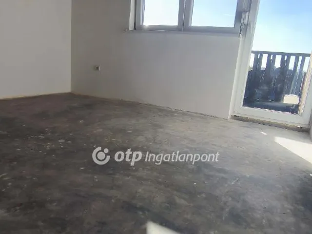 Eladó lakás Békéscsaba 151 nm