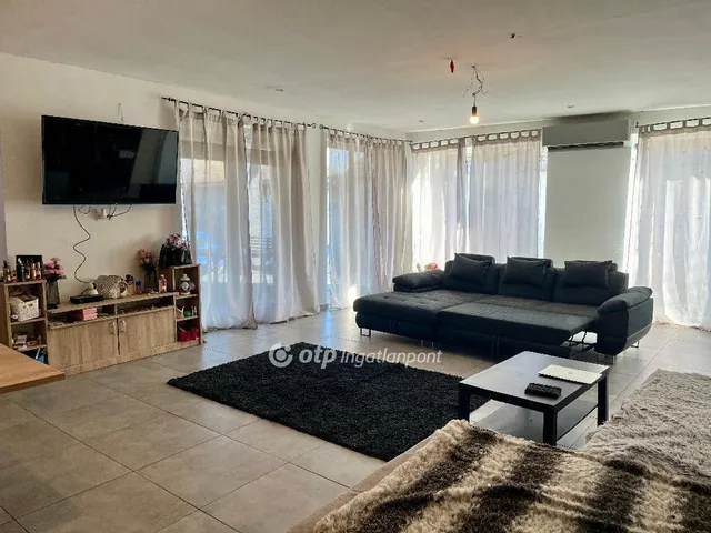 Eladó ház Cegléd 187 nm