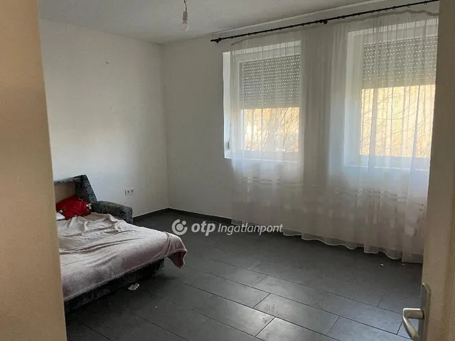 Eladó ház Cegléd 187 nm