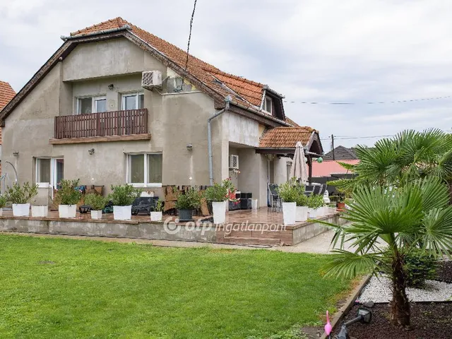 Eladó ház Cegléd 160 nm