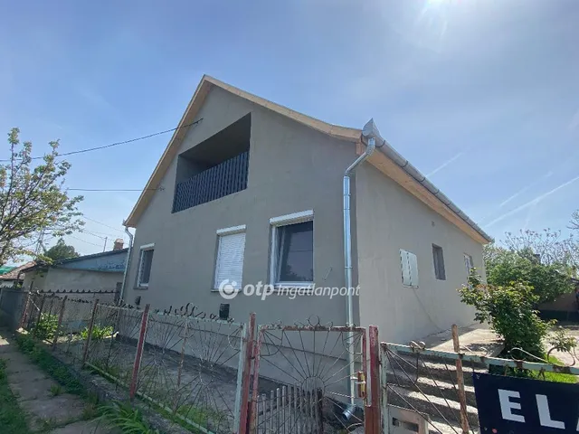 Eladó ház Újszász 107 nm