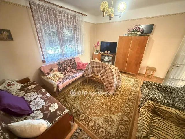 Eladó ház Tiszakécske 64 nm