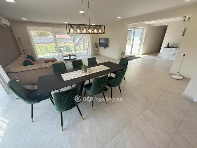 Eladó ház Lakitelek 178 nm