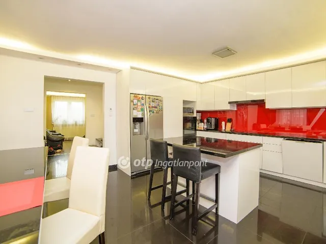 Eladó ház Cegléd 160 nm