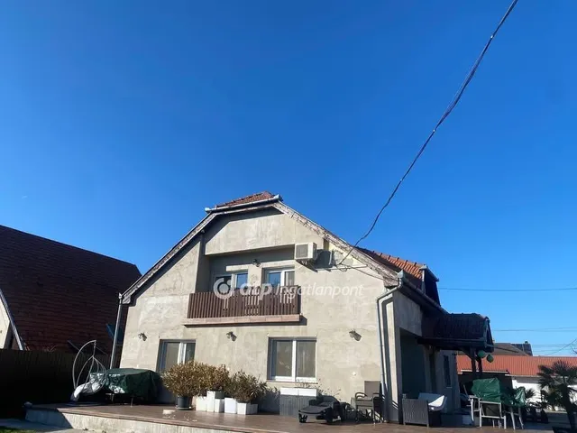 Eladó ház Cegléd 160 nm