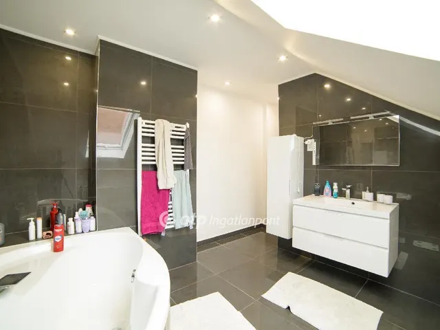 Eladó ház Cegléd 160 nm