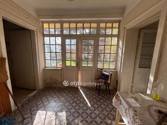 Eladó ház Kocsér 73 nm