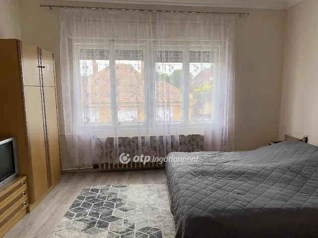 Eladó ház Cegléd 215 nm