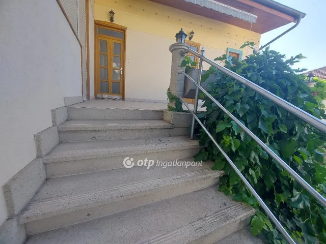 Eladó ház Kecskemét 334 nm