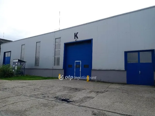 Kiadó kereskedelmi és ipari ingatlan Kecskemét 3683 nm