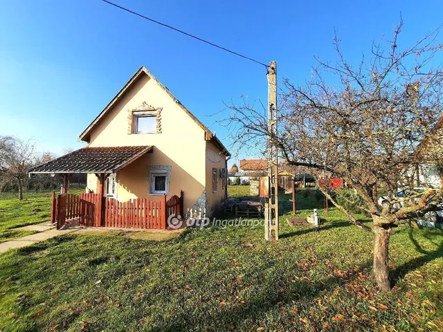 Eladó ház Nagykőrös, Bokros 54 nm