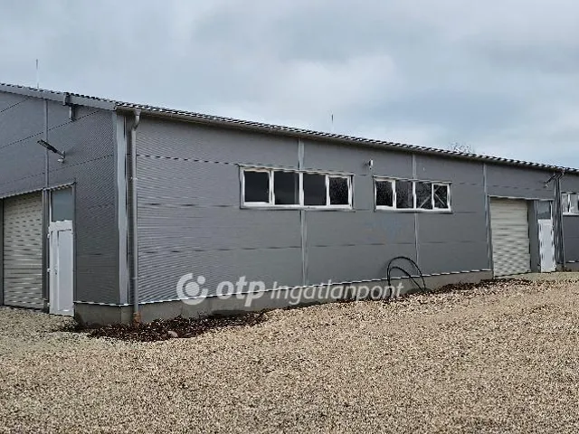 Eladó kereskedelmi és ipari ingatlan Kecskemét 13305 nm