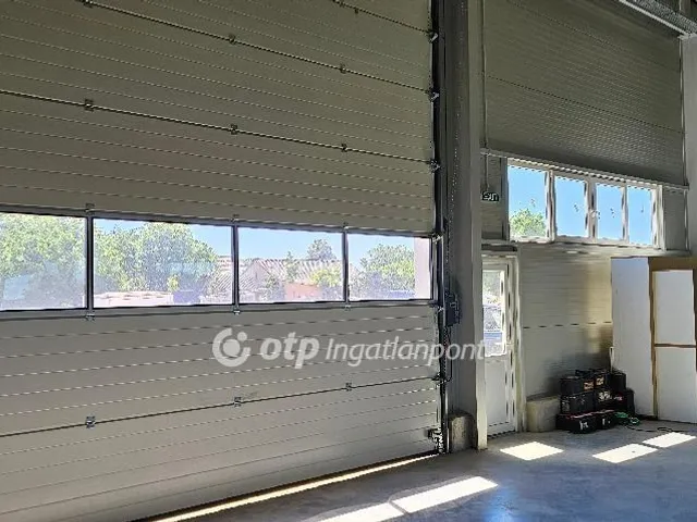 Eladó kereskedelmi és ipari ingatlan Kecskemét 13305 nm