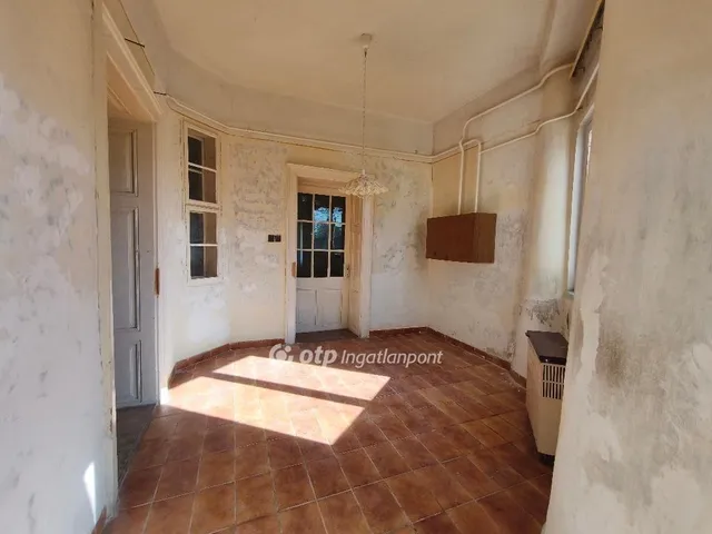 Eladó lakás Kunszentmárton 168 nm