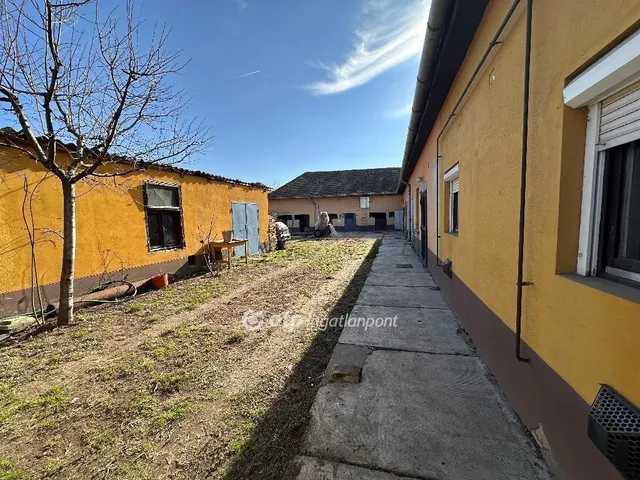 Eladó ház Cegléd 218 nm