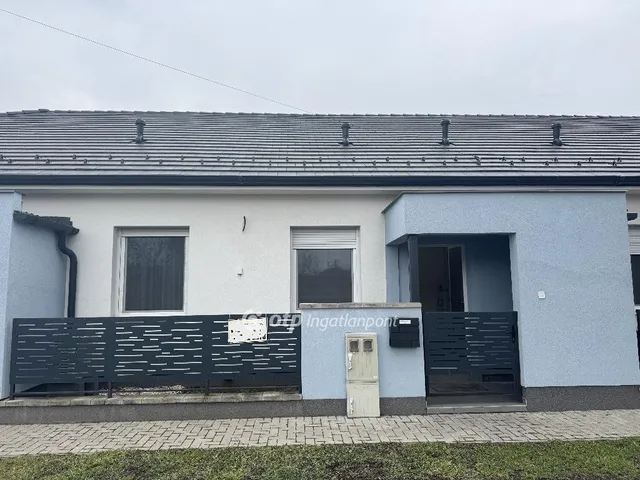 Eladó lakás Cegléd 72 nm