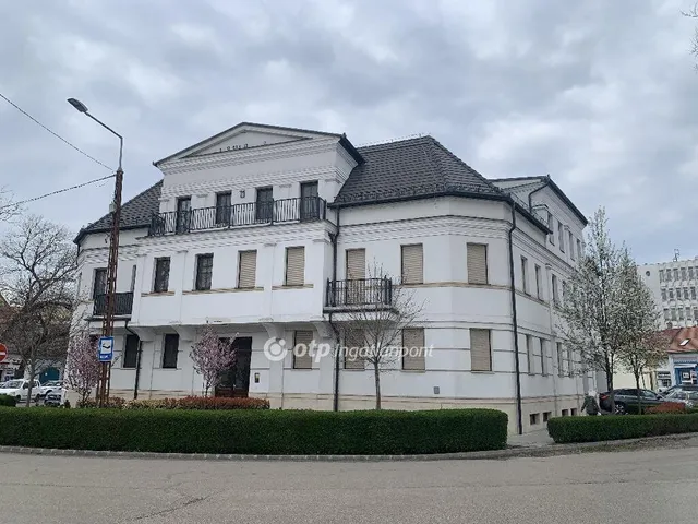 Eladó lakás Kecskemét 143 nm