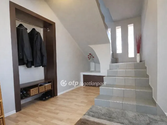 Eladó ház Cegléd 240 nm