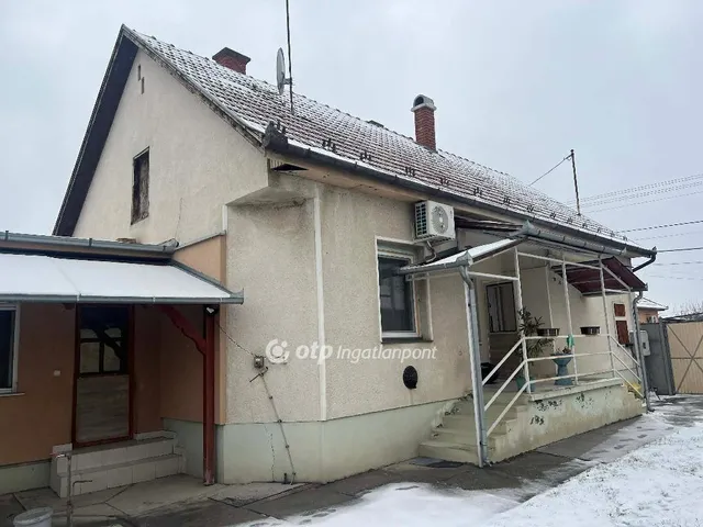 Eladó ház Cegléd 105 nm