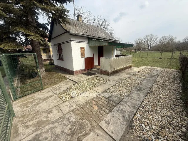 Eladó üdülő és hétvégi ház Tiszakécske 23 nm