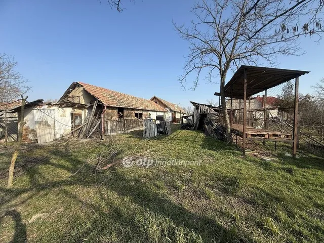 Eladó ház Tiszakécske 54 nm