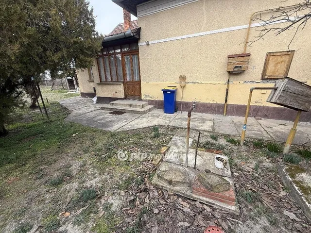 Eladó ház Tiszakécske 75 nm