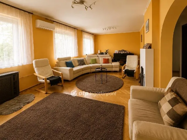 Eladó ház Kecskemét, Petőfiváros 230 nm