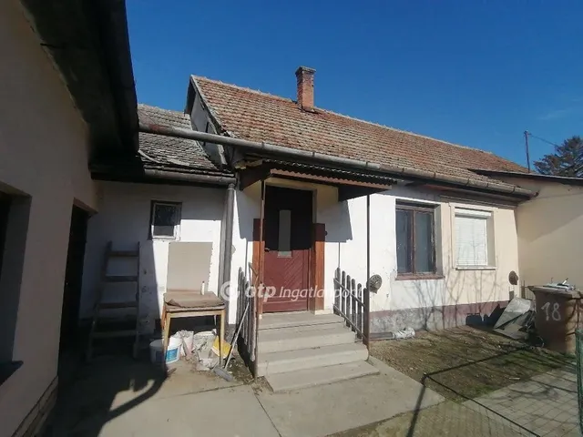 Eladó ház Kiskőrös 35 nm