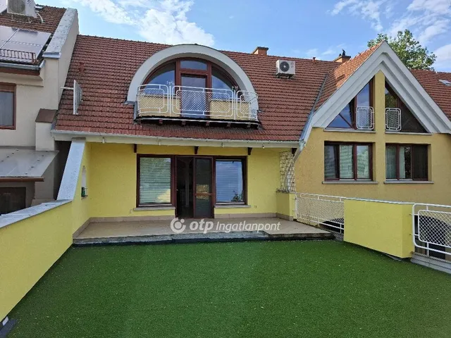 Eladó lakás Békéscsaba, Belváros 106 nm