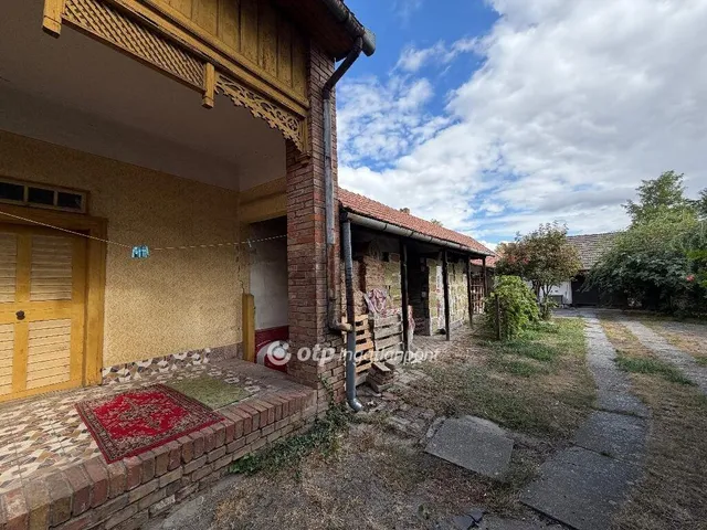 Eladó lakás Békéscsaba 149 nm