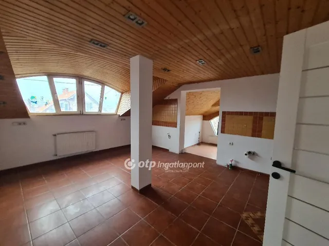 Eladó ház Budapest XVIII. kerület, Szent Lőrinc telep 448 nm