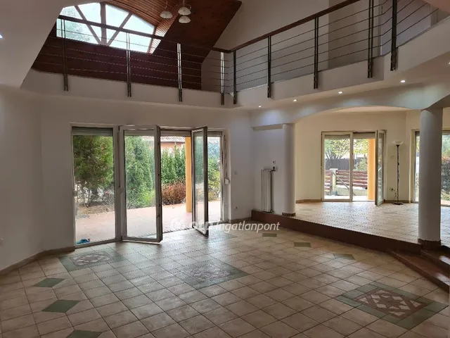 Eladó ház Budapest XVIII. kerület, Szent Lőrinc telep 448 nm