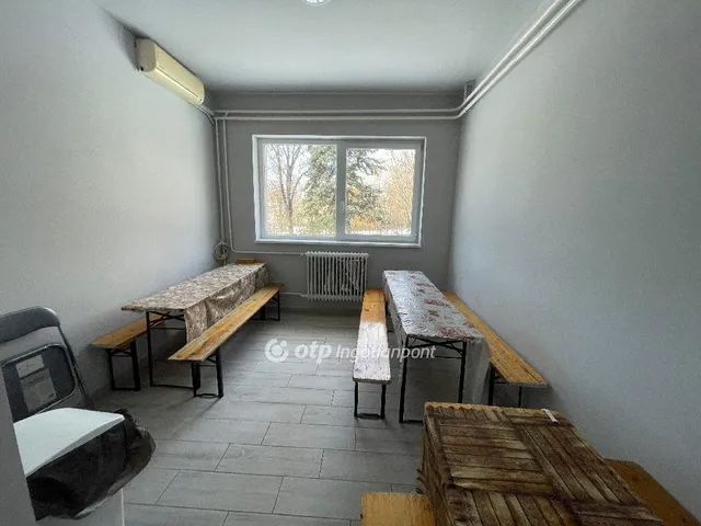 Eladó kereskedelmi és ipari ingatlan Dunaújváros 1052 nm