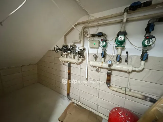 Eladó kereskedelmi és ipari ingatlan Dunaújváros 1052 nm