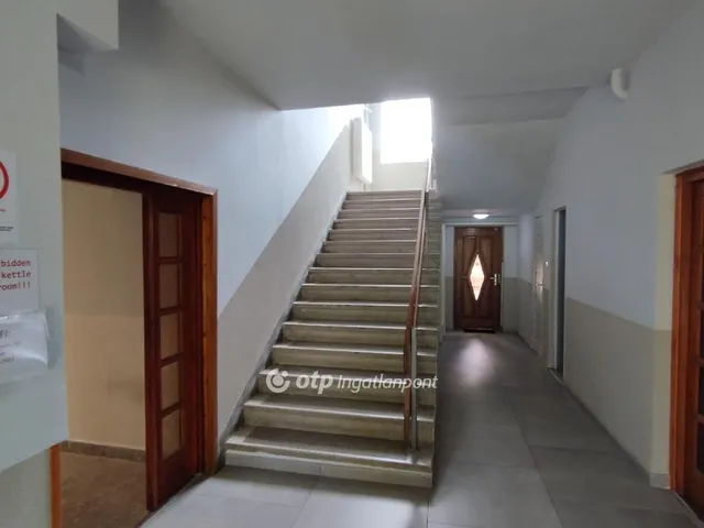 Eladó kereskedelmi és ipari ingatlan Dunaújváros 1052 nm