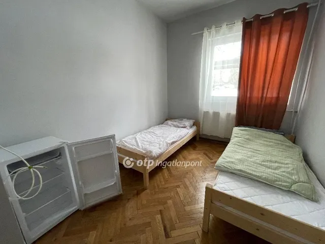 Eladó kereskedelmi és ipari ingatlan Dunaújváros 1052 nm