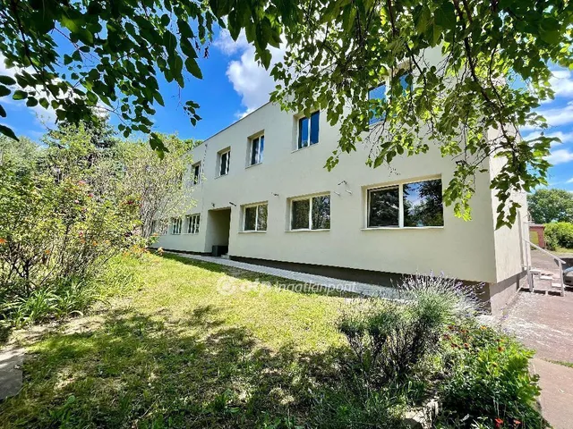 Eladó kereskedelmi és ipari ingatlan Dunaújváros 1052 nm