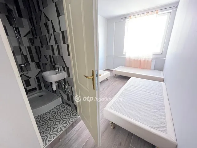 Eladó kereskedelmi és ipari ingatlan Dunaújváros 1052 nm